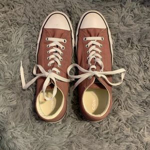 light pink converse